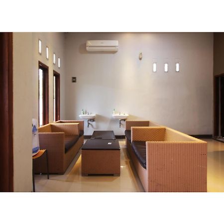 Oyo Life 2273 Pratama Homestay Bandar Lampung Exterior photo