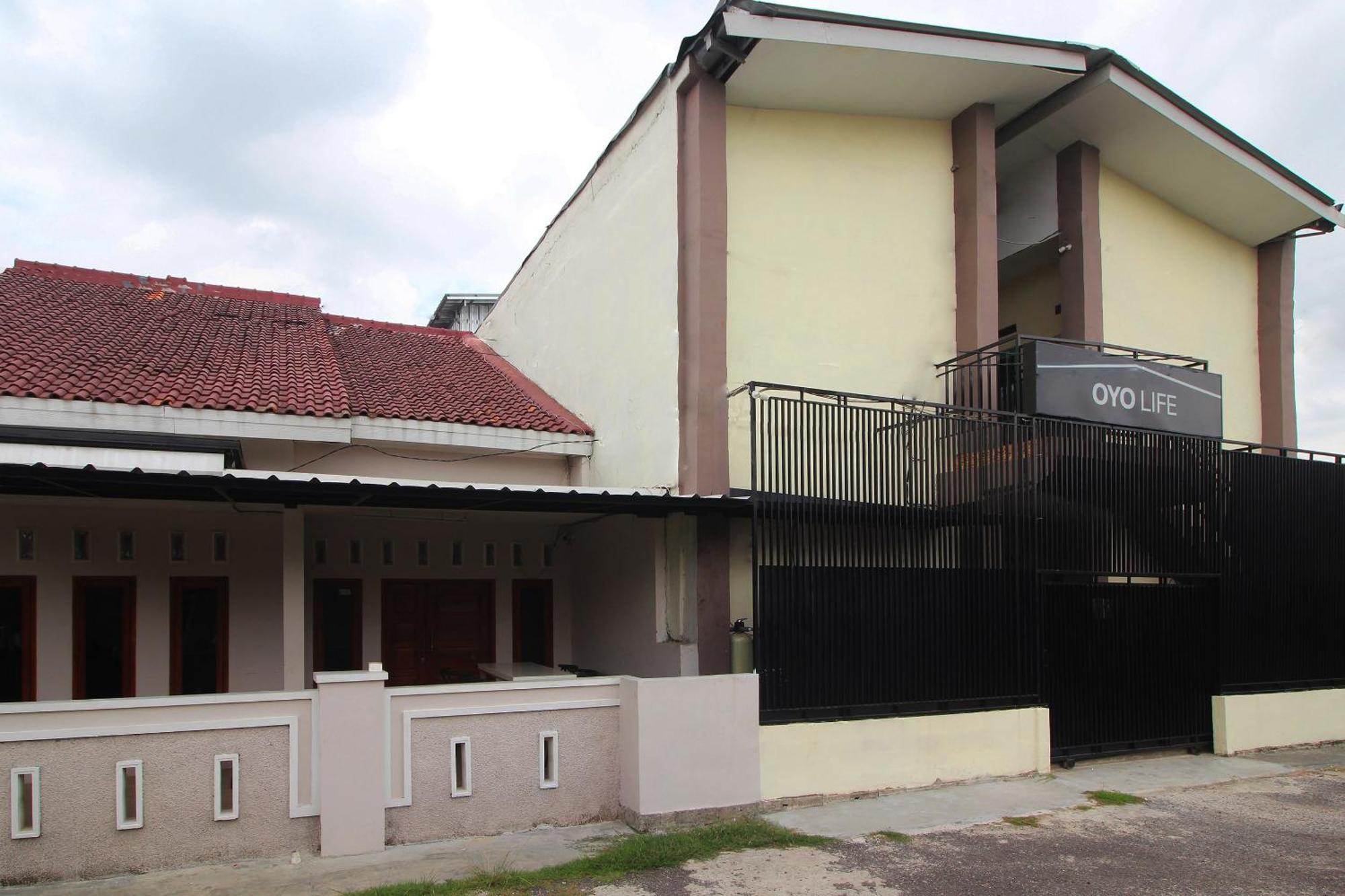 Oyo Life 2273 Pratama Homestay Bandar Lampung Exterior photo